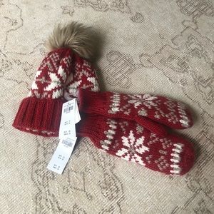 NWT Abercrombie scarf and mittens